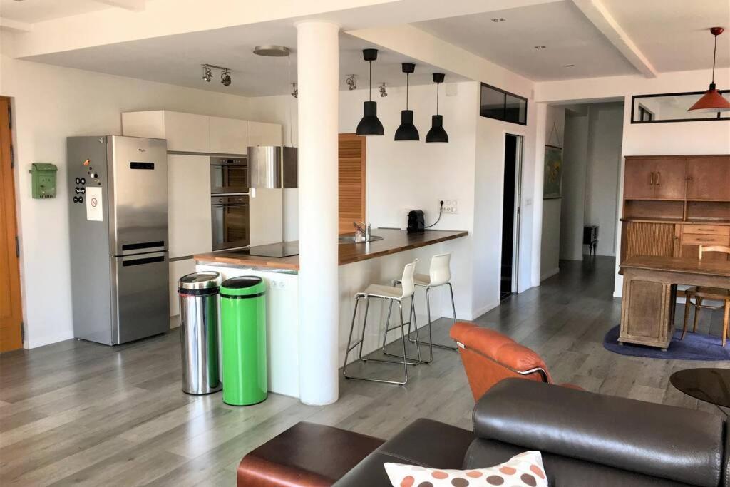 Superbe Loft 100m2 Proche Cathedrale Avec Parking Appartement *