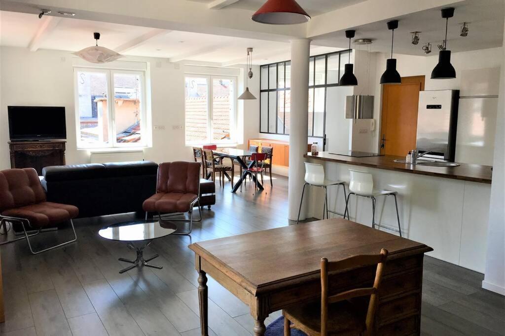Appartement Superbe Loft 100m2 Proche Cathedrale Avec Parking *